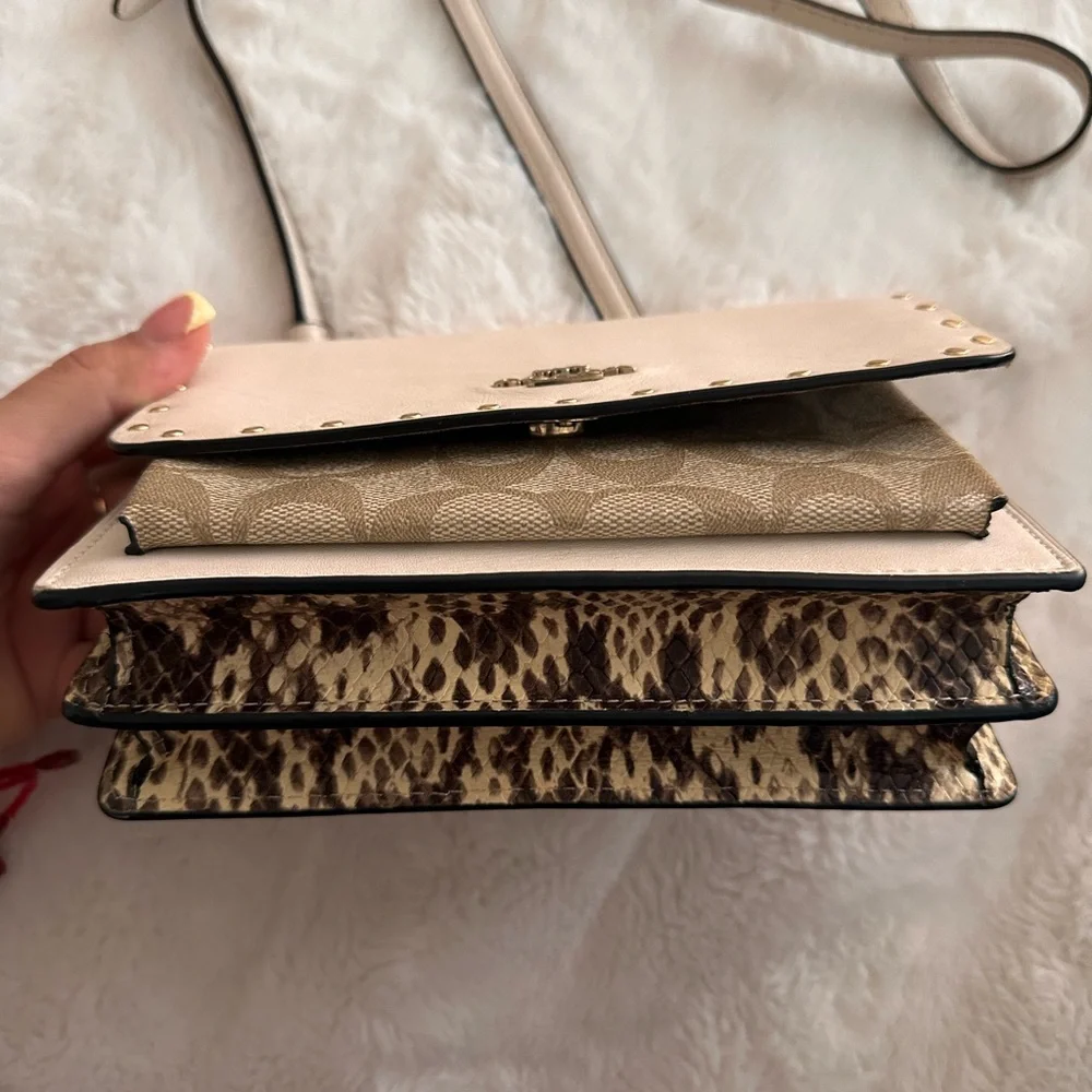 Coach Cream and Tan Crossbody Bag - Picture 2 of 5